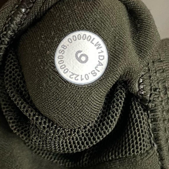 Lululemon Align Tank Top Size 6 Soft Focus Splatter Green Built In Bra.     L21 - Picture 3 of 7